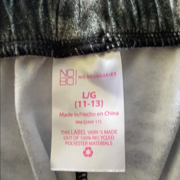 Shorts - Picture 2 of 4